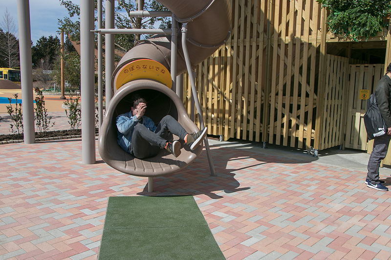 大人たちも童心に返って歓声を上げる