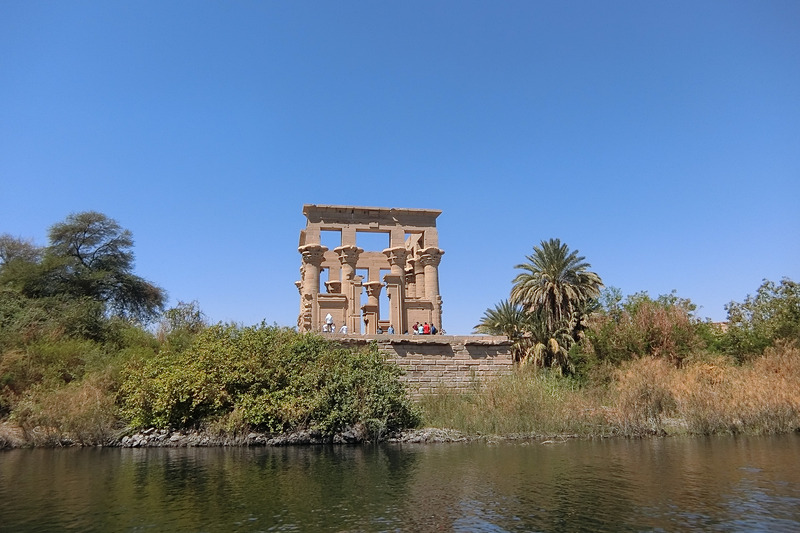 ナイル川から見たハトフル神殿