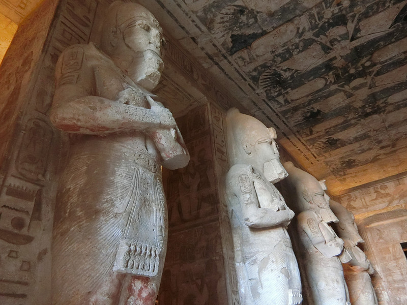 至聖所までのオシリス神の柱