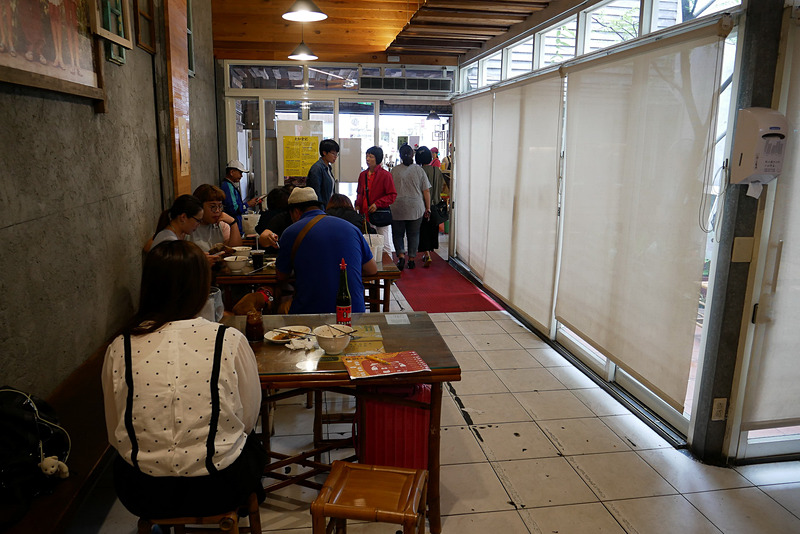 14時を過ぎていたのですぐに店内には入れたが、店内は大勢の客がいて、人気の高さがうかがえた