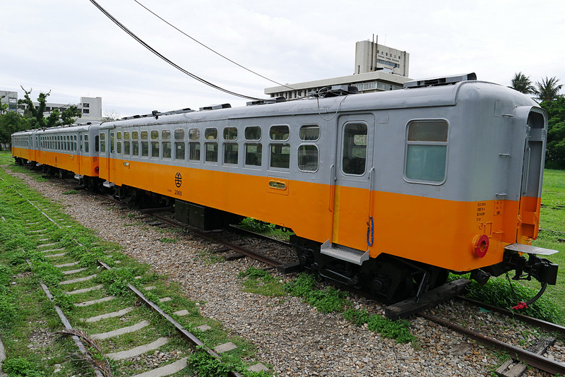 こちらは実際に使われていた客車。近くまで寄って見学できる