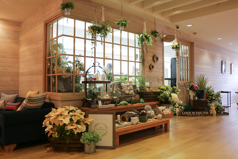 「Magical Hawaii Wedding」のコンセプトで2013年にリニューアルオープンしており、リゾート感あふれる店内にはギフトショップやフラワーショップも備えている