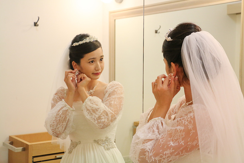 和田さんご夫妻はグレードアップタキシードのセレクトも終わり準備完了