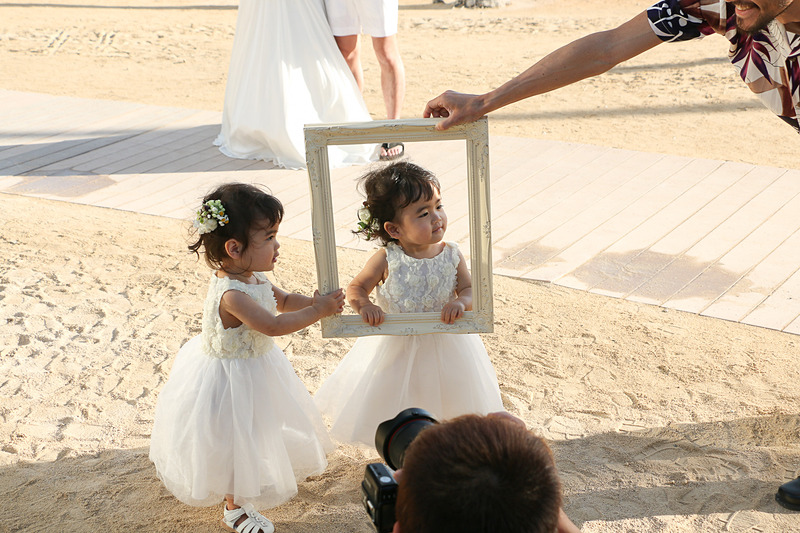 子供たちにフレームを持ってもらって撮影にチャレンジ