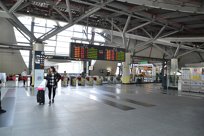 あっという間に台南駅に到着
