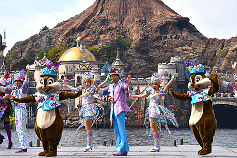 とびきりおしゃれな ディズニー イースター がスタート パワーアップしたハーバーショーで春を思い切り楽しもう 華やかな雰囲気の春の東京ディズニー シーでイースターファッションの祭典を開催 トラベル Watch