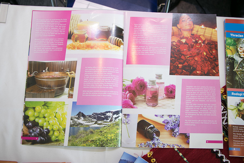 5月下旬から6月上旬にかけてはバラが見頃を迎え、またそのバラを使った精油も名物だそう。ぶどうの葉を使った料理など肉から魚介類、野菜までグルメも多彩