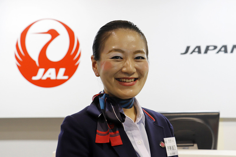 大分空港 伊美絢乃さん。キャッチフレーズは「おじいちゃんのアイドル伊美絢乃！」