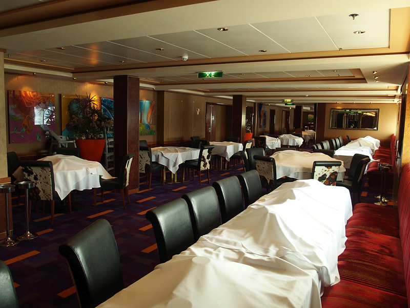 その左舷側にあるフレンチの特別レストラン「ル・ビストロ」