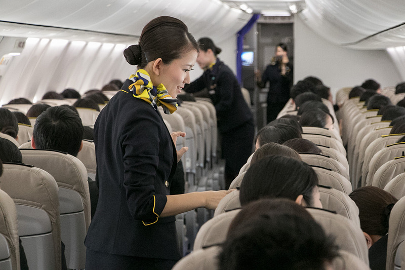 新入社員からの質問に答える先輩