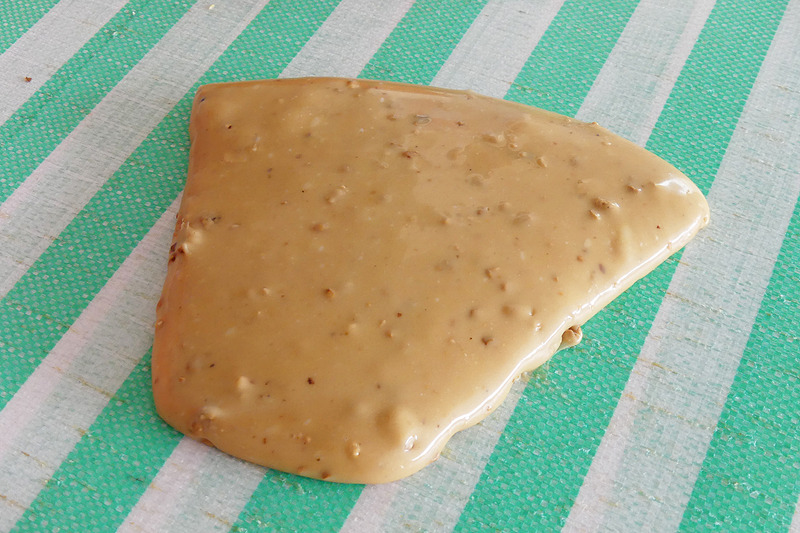 練られたものがこれ。ピーナツ入り