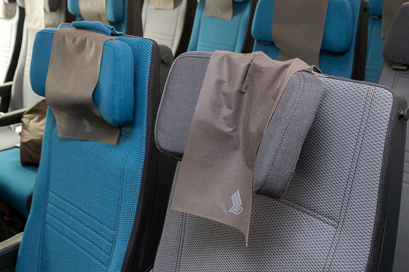 ヘッドレストは高さや角度を自分に合わせて調整できる