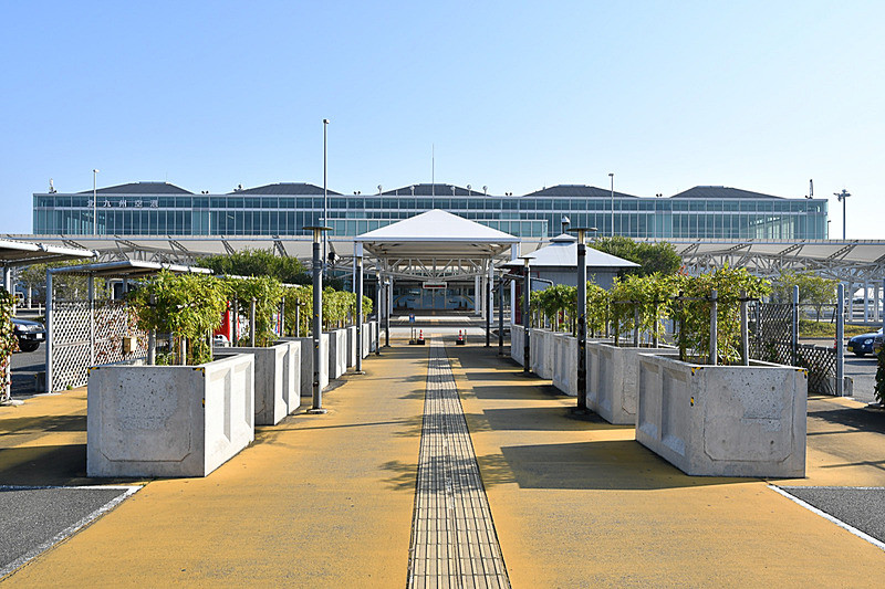 北九州空港のターミナル改修工事のため、保安検査後の制限エリアにあるカードラウンジ「ラウンジひまわり」を一時閉鎖