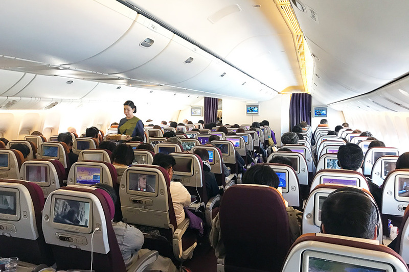 エコノミークラスの様子。3-3-3の配列です