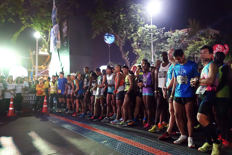 ハーフも先頭は速そうなランナーばかり