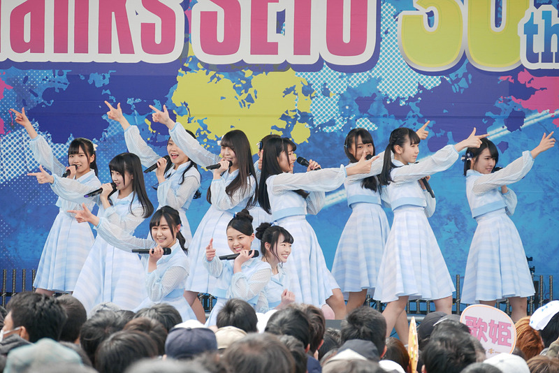 音楽フェスティバルには、STU48などの有名アーティストが参加し、会場を大いに盛り上げた