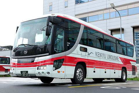 京急バス、羽田空港と横浜駅の券売機が交通系ICカードに対応 京急