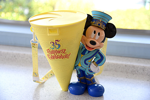 東京ディズニーリゾート35周年限定メニューとグッズ。“Happiest”な瞬間