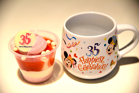 東京ディズニーリゾート35周年限定メニューとグッズ。“Happiest