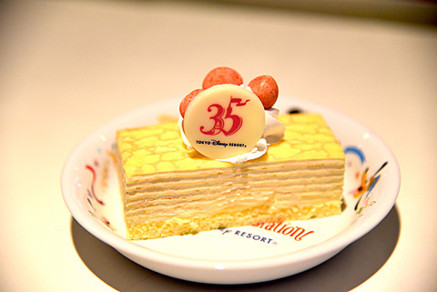 東京ディズニーリゾート35周年限定メニューとグッズ。“Happiest”な瞬間