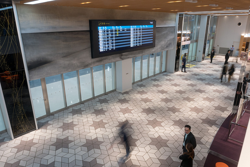 新しく1つに集約された到着口。向かって左が南（ANA側）、右が北（JAL側）となる