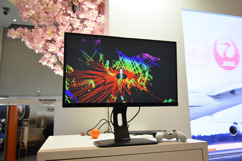 検出した結果をモニターにリアルタイム表示していた