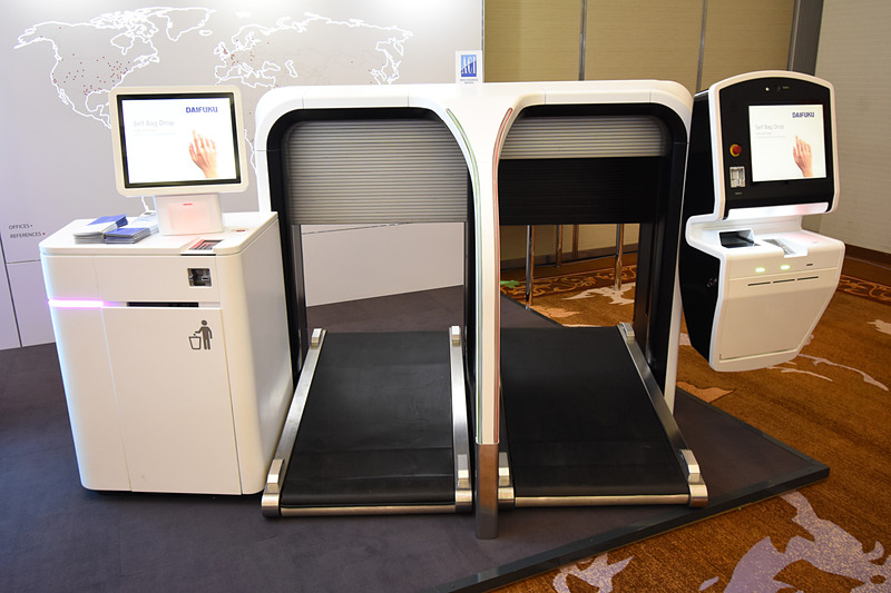 ダイフクはセルフバッグドロップ機を展示