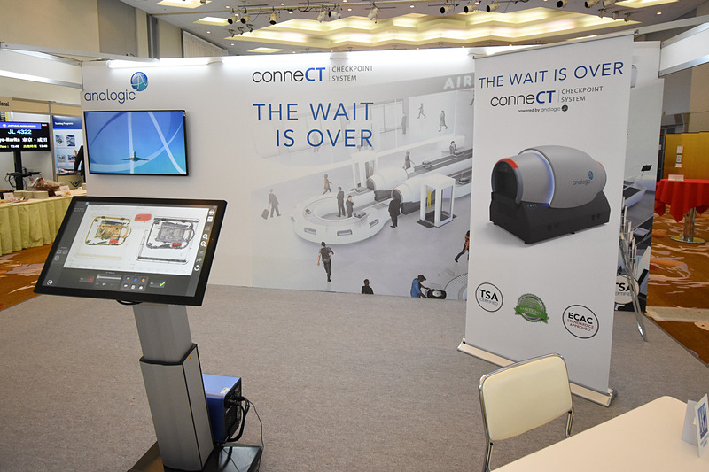 成田で実証実験も行なわれたAnalogicのCT型検査機「ConneCT」（関連記事「<a href="https://travel.watch.impress.co.jp/docs/news/1107242.html" class="n" target="_blank">ノートPCを出さずに保安検査。成田空港でCT型手荷物検査機の実証実験開始</a>」）