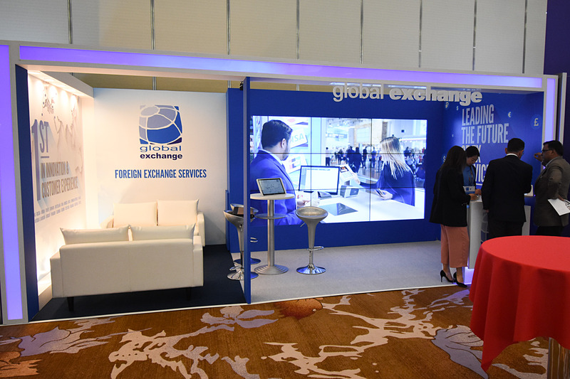 空港などで両替を行なうGlobal Exchangeのブース