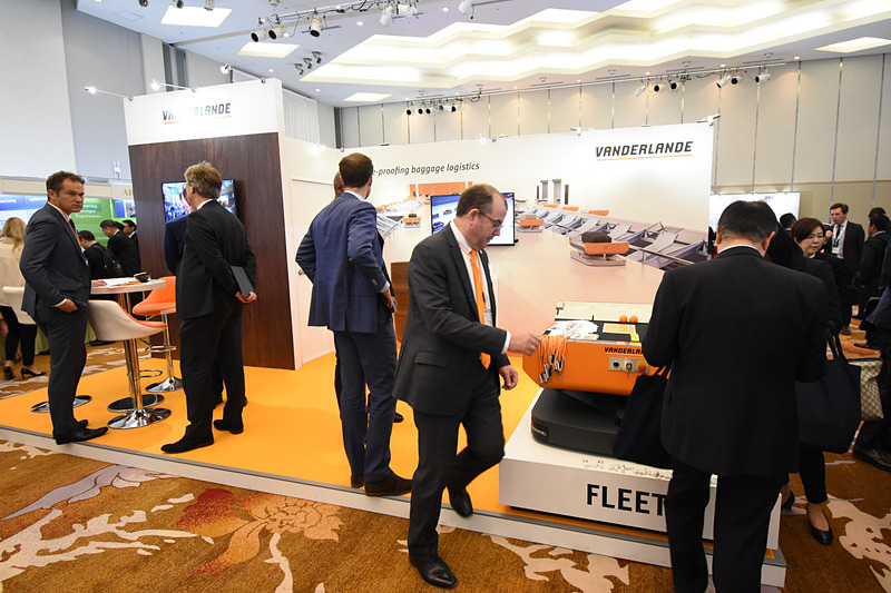 空港内などでの物流を手掛けるVanderlande Industriesのブース