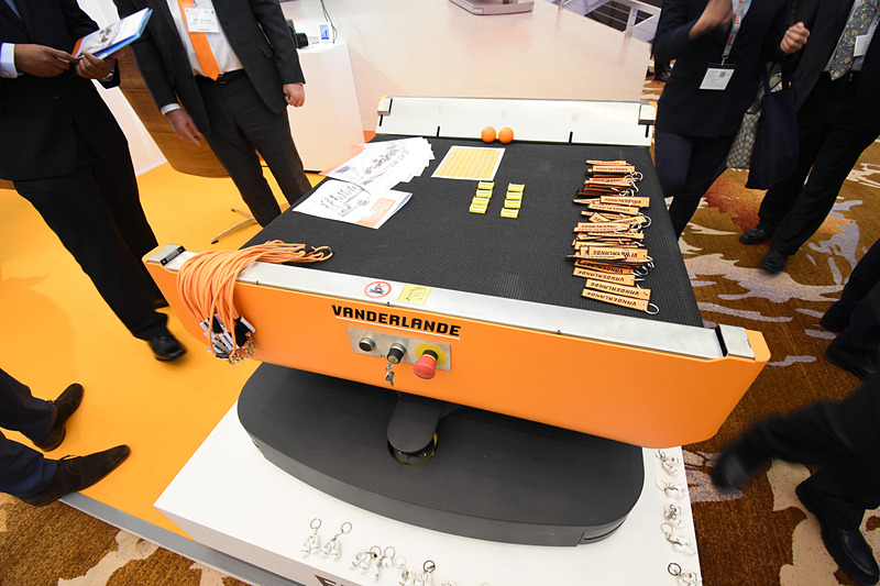 空港内などでの物流を手掛けるVanderlande Industriesのブース