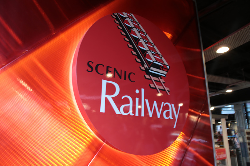 レイルウェイの山頂駅。人気アトラクションとあって、待ち時間が30分以上になることも珍しくないという