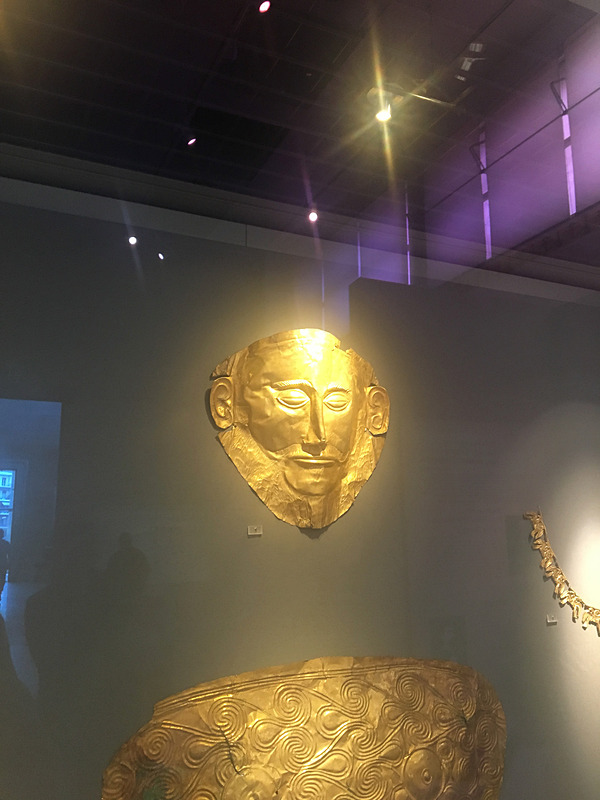 古代ミケーネ文明の黄金のマスク