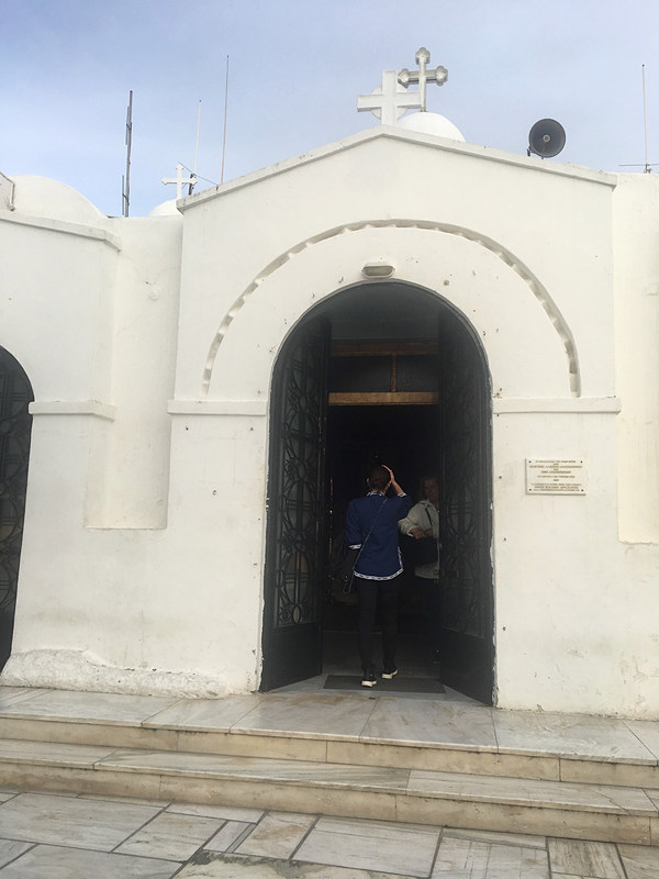 頂上にあるギリシャ正教のアギオス・ヨルギオス教会