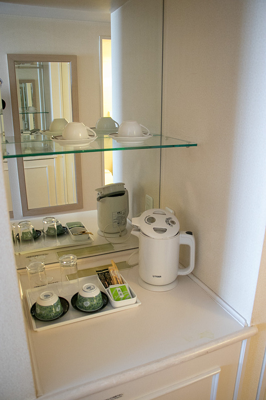 ツインルームの広さは27～30m<sup>2</sup>。140cm幅のベッドが2台用意されている