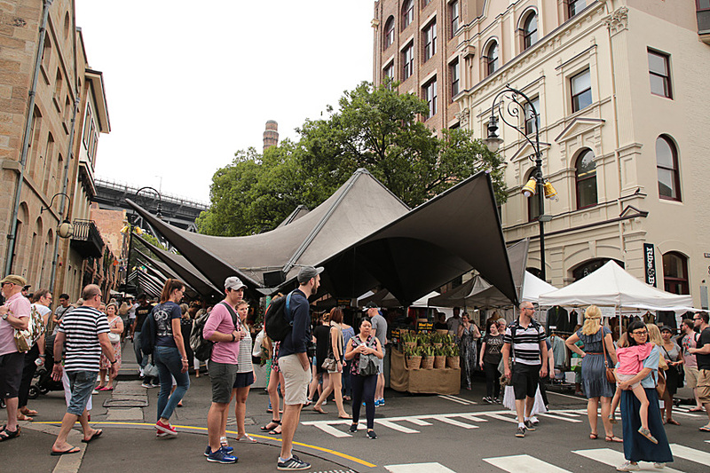 週末にはマーケットが開催されるThe Rocks