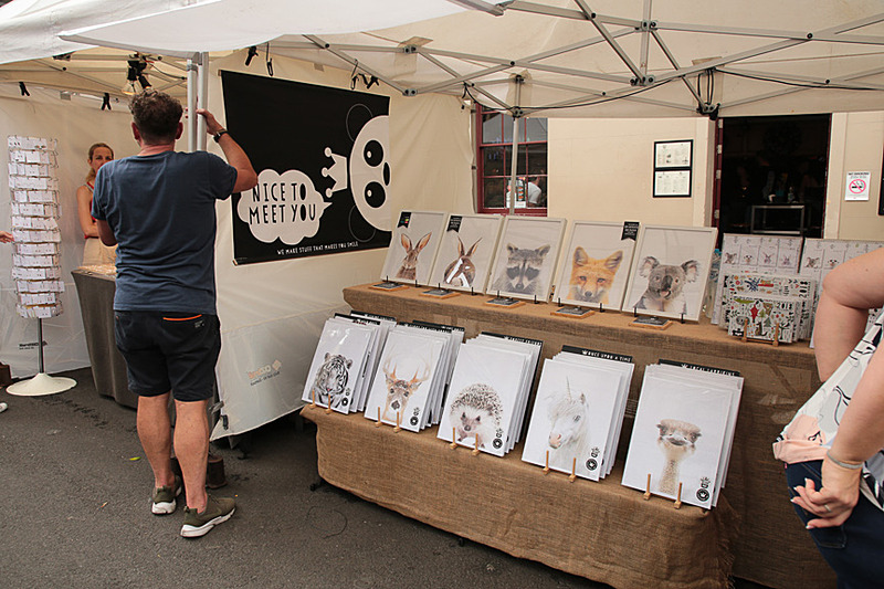 シドニーの思い出にもなりそうな作品がたくさん。写真撮影の際はひと言声を掛けるとスムーズ