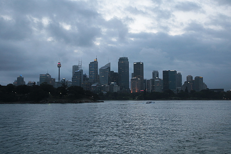 シドニー中心街。これから暗くなってくると夜景が楽しみだ