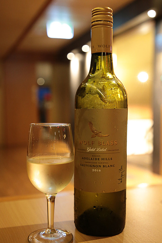 オーストラリアワイン、WOLF BLASSの“Gold Label ～Adelaide Hills～”。クリーミーな口当たりで、深いコクがある