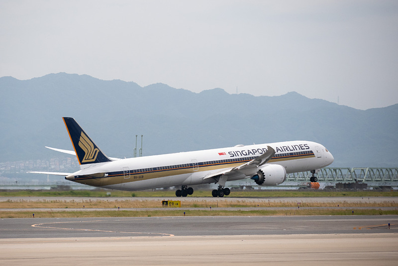 A滑走路へ向かい、24L滑走路から離陸。日本発のボーイング 787-10型機運航初便は満席での運航となった