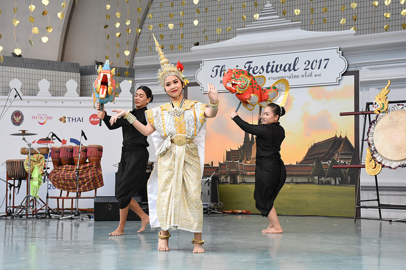ステージイベントや飲食ブース、物産ブースなどが出展される（写真は2017年の様子）