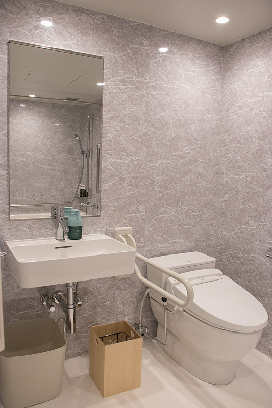 ユニバーサルデザインルームは「YAGURA Room」ではなく、バスルームを広く設けている