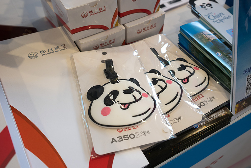 希望者に配布しているエアバス A350XWB導入を記念したラゲッジタグ