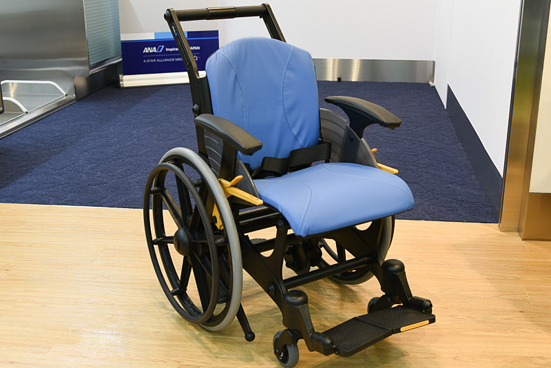 樹脂製車椅子「Morph（モルフ）」