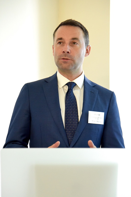 ケアンズ空港のチーフ・コマーシャル・オフィサー（CCO）アビエーションであるポール・マクレーン氏