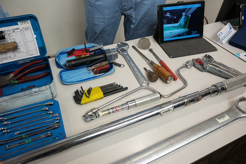 パイロット、整備士、CA（客室乗務員）のお仕事紹介コーナー