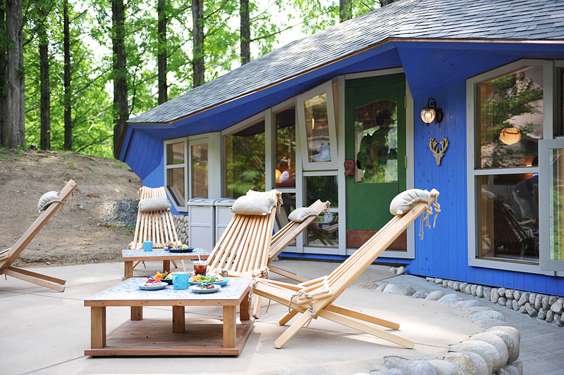 6月1日にオープンする「Cafe PUISTO（カフェ プイスト）」。あけぼの杉の林のなかでゆったりとした北欧時間を楽しんで