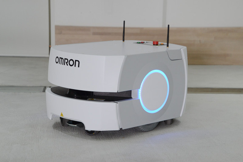 ロボットを活用した検証も。これらは手荷物の運搬などを行なう。