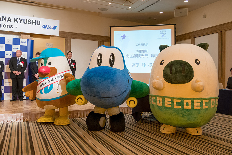 左から長崎県の「がんばくん」、佐賀県の「むっぴー」、福岡県の「エコトン」