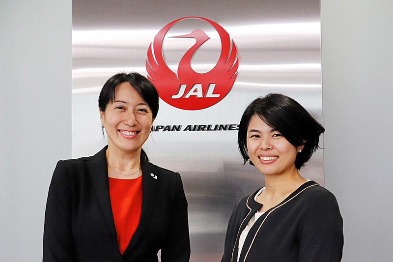 左からJALなでしこラボプロジェクト事務局を離れる中丸亜珠香氏と新たに事務局に参加する中島絵梨氏